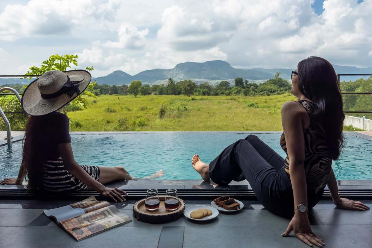 Two Villa By Stayvista With Infinity Pool, Farm & Mountain Views, Modern Interiors Karjat Kültér fotó