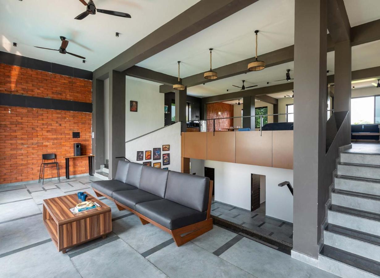 Two Villa By Stayvista With Infinity Pool, Farm & Mountain Views, Modern Interiors Karjat Kültér fotó