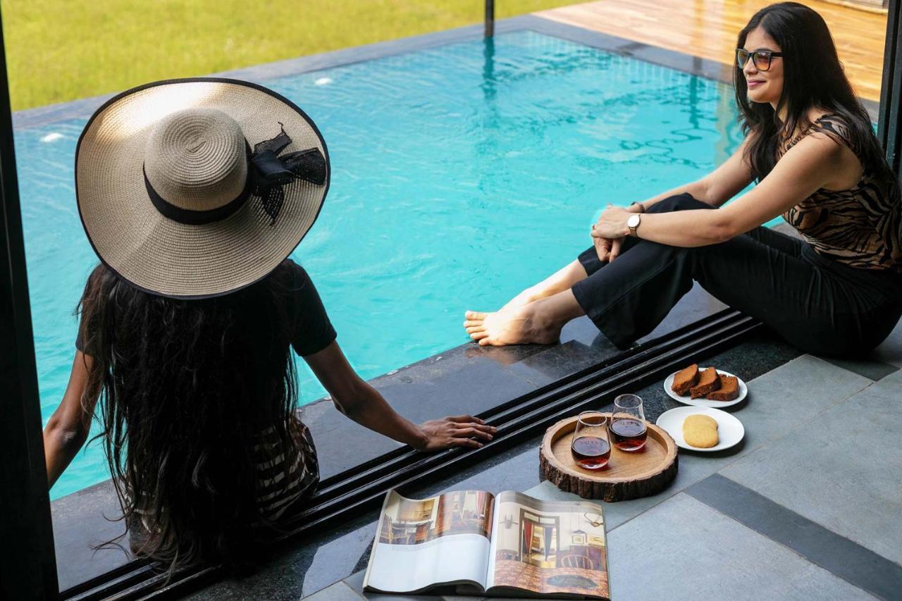 Two Villa By Stayvista With Infinity Pool, Farm & Mountain Views, Modern Interiors Karjat Kültér fotó